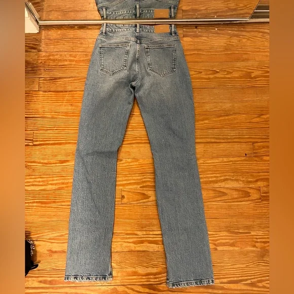 Jeans - Picture 2 of 4